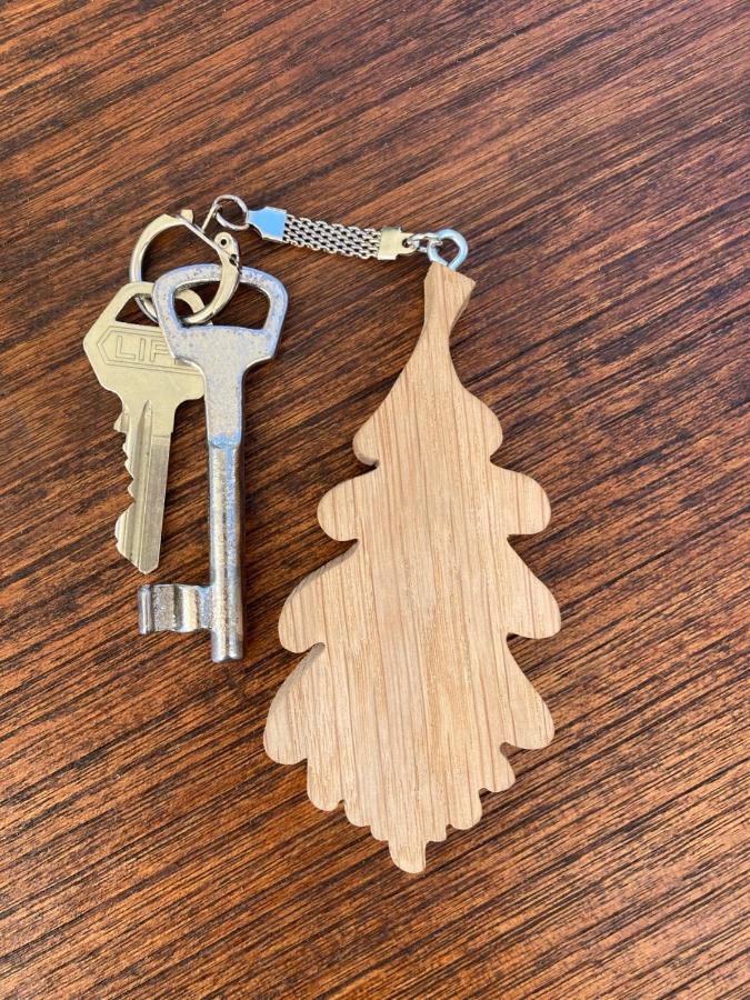 Tree & B *