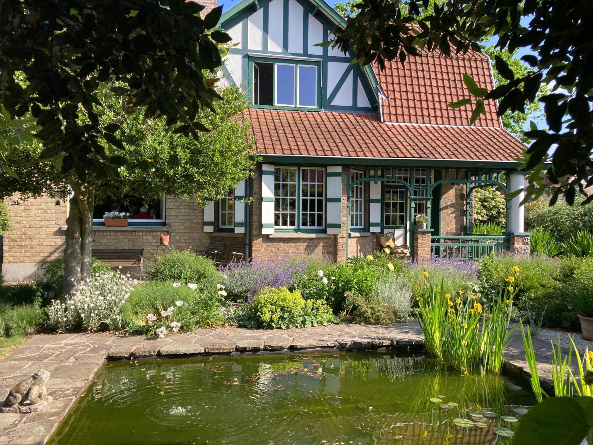 Bed & Breakfast Tree & B Brugge